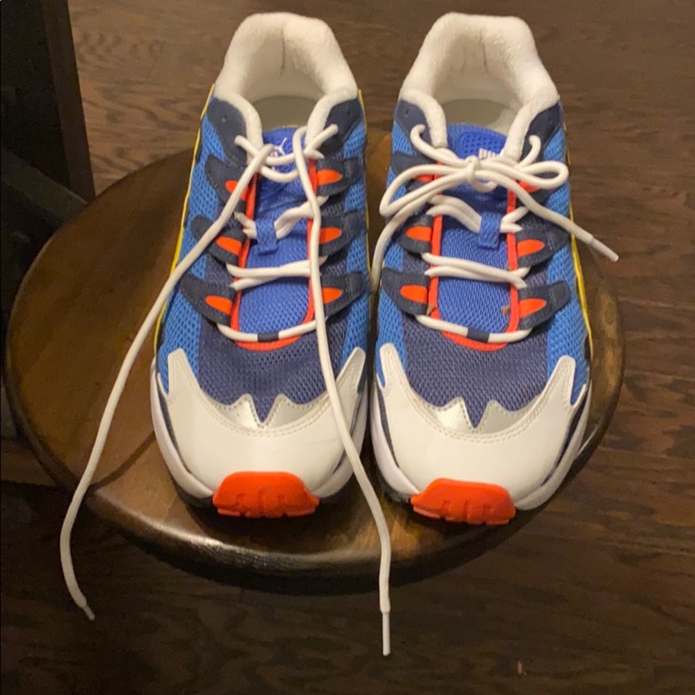 Puma cell alien sz 11 worn once great condition.